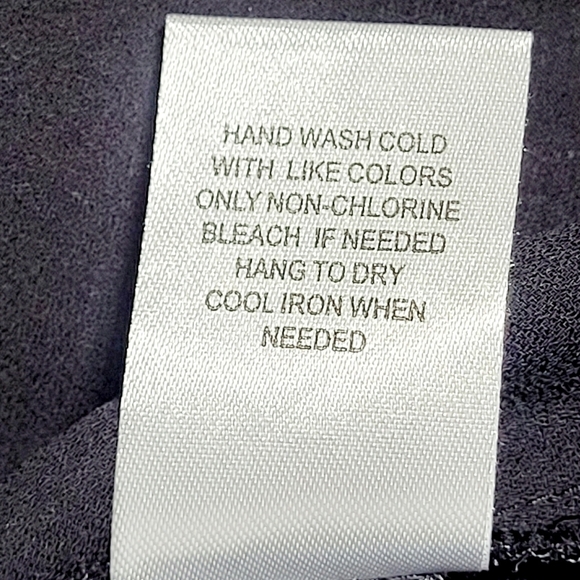 DR2 Clip Dot Black & Floral Peplum with Crochet Accent Long Sleeve Blouse (LP) - Picture 11 of 14